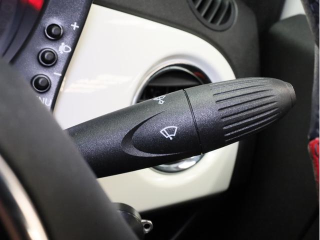 アバルト595C ツーリズモ 禁煙 赤革シート 2トーンボディカラー ブラックソフトトップ 17インチAW ケンウッド製ナビTV リアコーナーセンサー スポーツモード ルーフエンドスポイラー スポーツサス レッドキャリパー(42枚目)