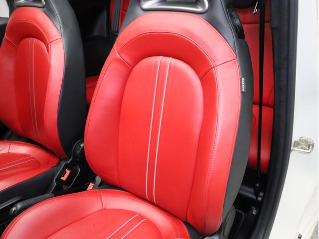 アバルト595C ツーリズモ 禁煙 赤革シート 2トーンボディカラー ブラックソフトトップ 17インチAW ケンウッド製ナビTV リアコーナーセンサー スポーツモード ルーフエンドスポイラー スポーツサス レッドキャリパー(52枚目)
