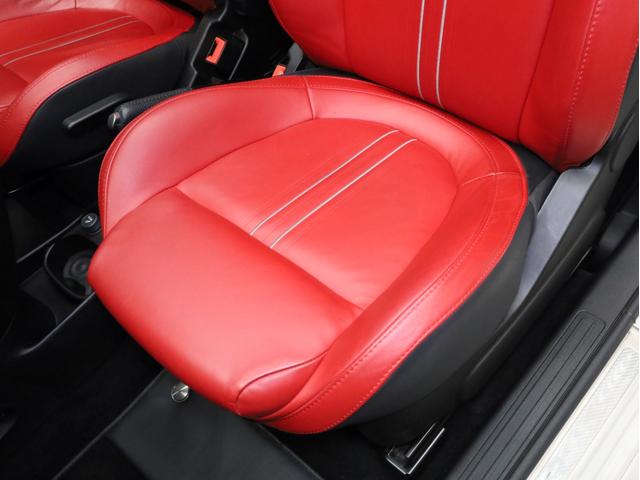アバルト595C ツーリズモ 禁煙 赤革シート 2トーンボディカラー ブラックソフトトップ 17インチAW ケンウッド製ナビTV リアコーナーセンサー スポーツモード ルーフエンドスポイラー スポーツサス レッドキャリパー(53枚目)