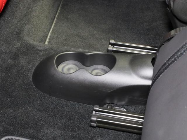 アバルト595C ツーリズモ 禁煙 赤革シート 2トーンボディカラー ブラックソフトトップ 17インチAW ケンウッド製ナビTV リアコーナーセンサー スポーツモード ルーフエンドスポイラー スポーツサス レッドキャリパー(55枚目)