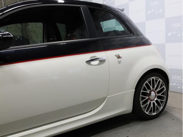 アバルト595C ツーリズモ 禁煙 赤革シート 2トーンボディカラー ブラックソフトトップ 17インチAW ケンウッド製ナビTV リアコーナーセンサー スポーツモード ルーフエンドスポイラー スポーツサス レッドキャリパー(67枚目)