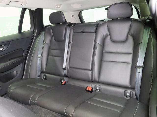 V60 クロスカントリー アルティメット B5 AWD 禁煙車 黒革シート harman/kardonサウンドシステム 全周囲カメラ 前後コーナーセンサー フルLEDヘッドライト 19インチAW(13枚目)