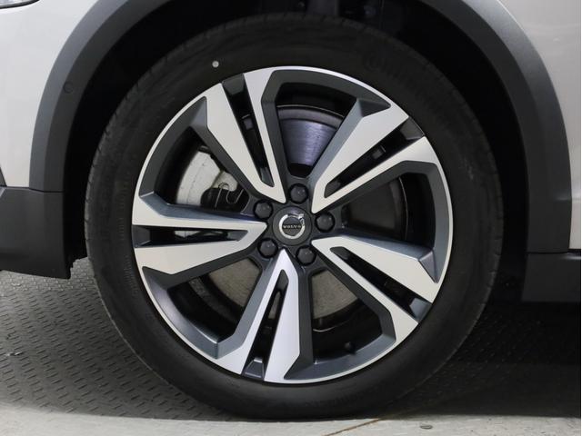 V60 クロスカントリー アルティメット B5 AWD 禁煙車 黒革シート harman/kardonサウンドシステム 全周囲カメラ 前後コーナーセンサー フルLEDヘッドライト 19インチAW(27枚目)