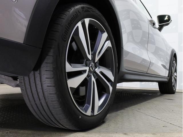 V60 クロスカントリー アルティメット B5 AWD 禁煙車 黒革シート harman/kardonサウンドシステム 全周囲カメラ 前後コーナーセンサー フルLEDヘッドライト 19インチAW(34枚目)