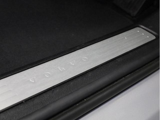 V60 クロスカントリー アルティメット B5 AWD 禁煙車 黒革シート harman/kardonサウンドシステム 全周囲カメラ 前後コーナーセンサー フルLEDヘッドライト 19インチAW(66枚目)