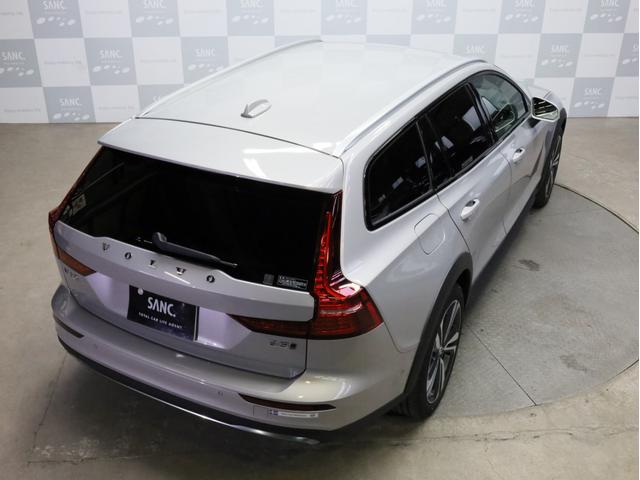 V60 クロスカントリー アルティメット B5 AWD 禁煙車 黒革シート harman/kardonサウンドシステム 全周囲カメラ 前後コーナーセンサー フルLEDヘッドライト 19インチAW(69枚目)