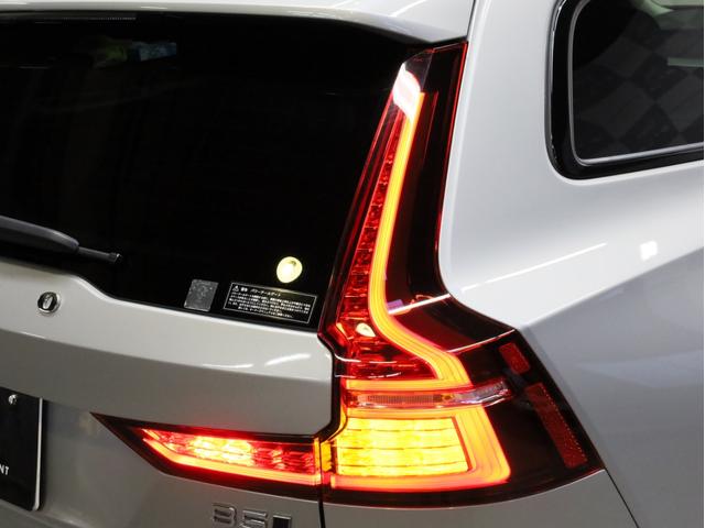 V60 クロスカントリー アルティメット B5 AWD 禁煙車 黒革シート harman/kardonサウンドシステム 全周囲カメラ 前後コーナーセンサー フルLEDヘッドライト 19インチAW(74枚目)