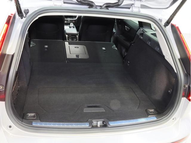 V60 クロスカントリー アルティメット B5 AWD 禁煙車 黒革シート harman/kardonサウンドシステム 全周囲カメラ 前後コーナーセンサー フルLEDヘッドライト 19インチAW(80枚目)