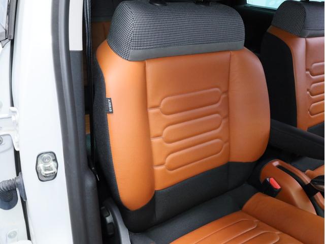 Ｃ３ エアクロス キュイール　禁煙　ブラウンハーフレザー　Ａｐｐｌｅ　ＣａｒＰｌａｙ対応　上方視点付バックカメラ　Ｑｉ規格ワイヤレス充電　前後ドライブレコーダー　ＬＥＤデイライト（5枚目）