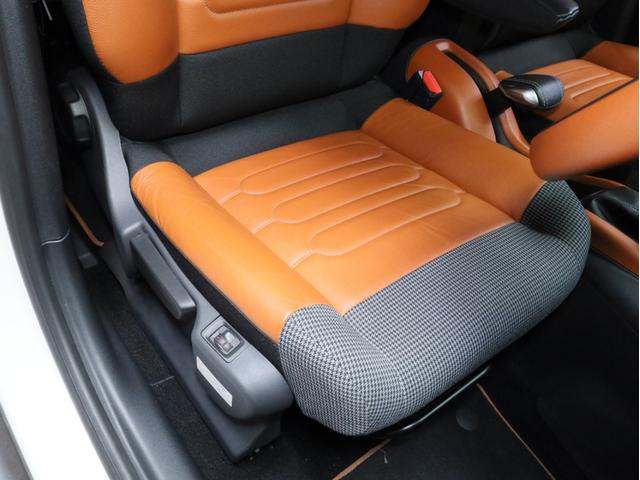 Ｃ３ エアクロス キュイール　禁煙　ブラウンハーフレザー　Ａｐｐｌｅ　ＣａｒＰｌａｙ対応　上方視点付バックカメラ　Ｑｉ規格ワイヤレス充電　前後ドライブレコーダー　ＬＥＤデイライト（6枚目）