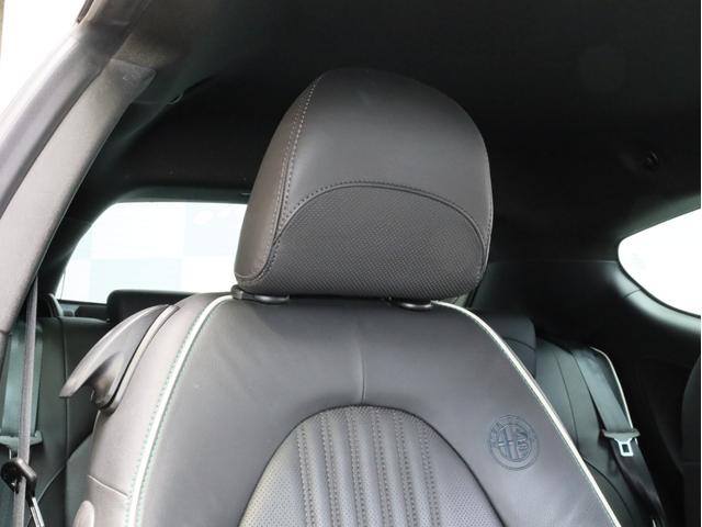 ミト クアドリフォリオ　ヴェルデ　禁煙　６速ＭＴ　ＫＷ車高調　スーパースプリントマフラー　カーボンＦスポイラー　レースチップ　ブレンボ製Ｆブレーキキャリパー　ＢＯＳＥスピーカー　ポルトローナフラウ製レザーシート　シートヒーター（8枚目）