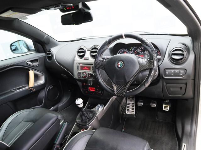 ミト クアドリフォリオ　ヴェルデ　禁煙　６速ＭＴ　ＫＷ車高調　スーパースプリントマフラー　カーボンＦスポイラー　レースチップ　ブレンボ製Ｆブレーキキャリパー　ＢＯＳＥスピーカー　ポルトローナフラウ製レザーシート　シートヒーター（14枚目）