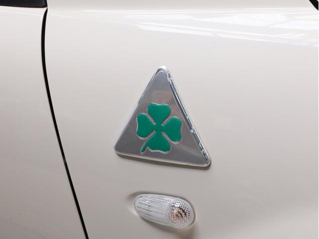 ミト クアドリフォリオ　ヴェルデ　禁煙　６速ＭＴ　ＫＷ車高調　スーパースプリントマフラー　カーボンＦスポイラー　レースチップ　ブレンボ製Ｆブレーキキャリパー　ＢＯＳＥスピーカー　ポルトローナフラウ製レザーシート　シートヒーター（19枚目）