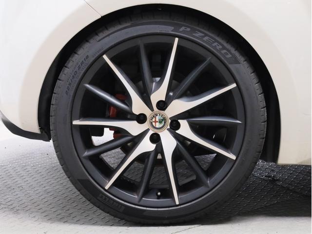 ミト クアドリフォリオ　ヴェルデ　禁煙　６速ＭＴ　ＫＷ車高調　スーパースプリントマフラー　カーボンＦスポイラー　レースチップ　ブレンボ製Ｆブレーキキャリパー　ＢＯＳＥスピーカー　ポルトローナフラウ製レザーシート　シートヒーター（27枚目）