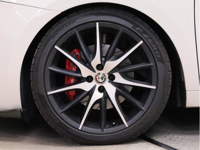 ミト クアドリフォリオ　ヴェルデ　禁煙　６速ＭＴ　ＫＷ車高調　スーパースプリントマフラー　カーボンＦスポイラー　レースチップ　ブレンボ製Ｆブレーキキャリパー　ＢＯＳＥスピーカー　ポルトローナフラウ製レザーシート　シートヒーター（28枚目）