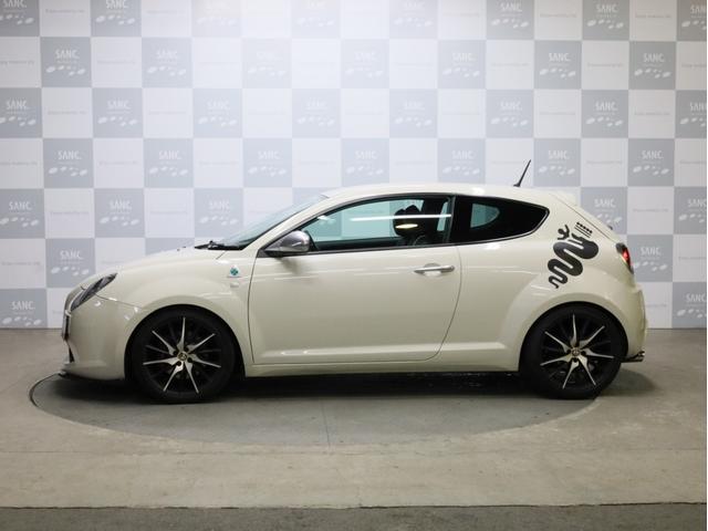 ミト クアドリフォリオ　ヴェルデ　禁煙　６速ＭＴ　ＫＷ車高調　スーパースプリントマフラー　カーボンＦスポイラー　レースチップ　ブレンボ製Ｆブレーキキャリパー　ＢＯＳＥスピーカー　ポルトローナフラウ製レザーシート　シートヒーター（37枚目）