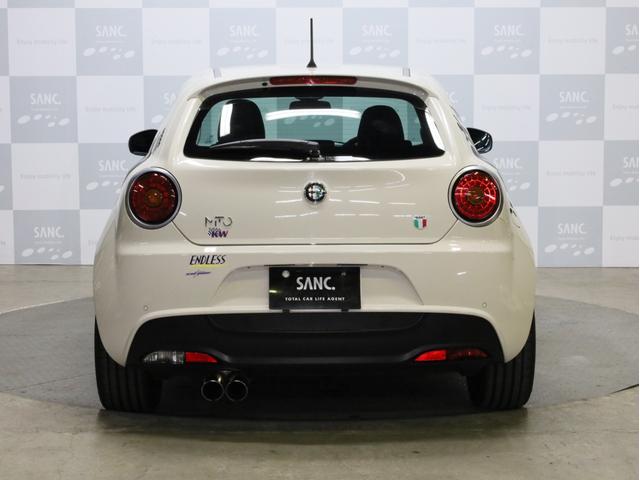 ミト クアドリフォリオ　ヴェルデ　禁煙　６速ＭＴ　ＫＷ車高調　スーパースプリントマフラー　カーボンＦスポイラー　レースチップ　ブレンボ製Ｆブレーキキャリパー　ＢＯＳＥスピーカー　ポルトローナフラウ製レザーシート　シートヒーター（39枚目）