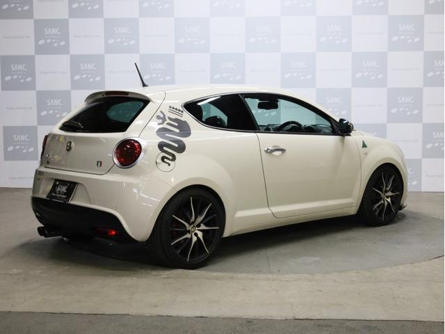 ミト クアドリフォリオ　ヴェルデ　禁煙　６速ＭＴ　ＫＷ車高調　スーパースプリントマフラー　カーボンＦスポイラー　レースチップ　ブレンボ製Ｆブレーキキャリパー　ＢＯＳＥスピーカー　ポルトローナフラウ製レザーシート　シートヒーター（40枚目）