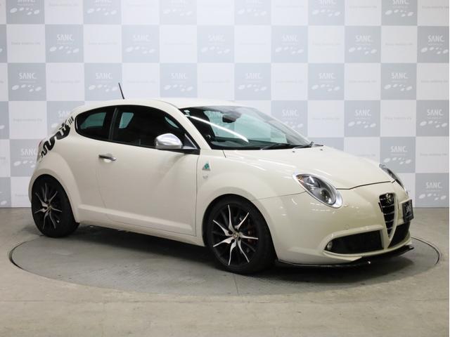 ミト クアドリフォリオ　ヴェルデ　禁煙　６速ＭＴ　ＫＷ車高調　スーパースプリントマフラー　カーボンＦスポイラー　レースチップ　ブレンボ製Ｆブレーキキャリパー　ＢＯＳＥスピーカー　ポルトローナフラウ製レザーシート　シートヒーター（42枚目）