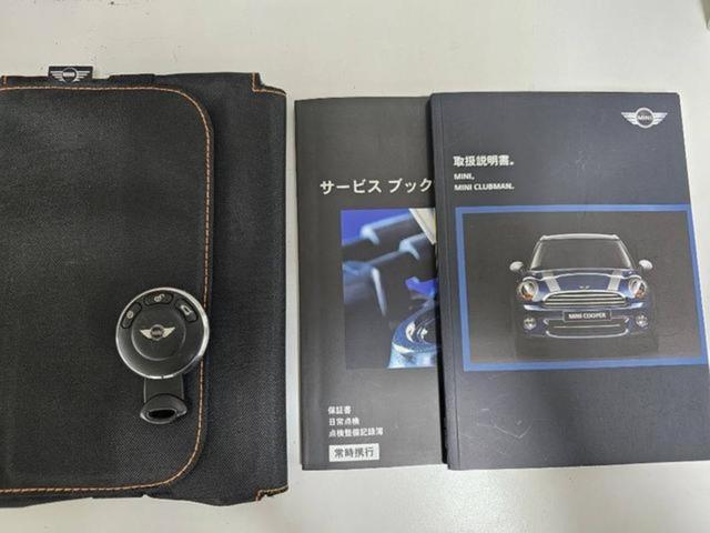 ＭＩＮＩ クーパー　禁煙　ＭＴモード付き６速ＡＴ　クロームラインエクステリア　ホワイトサイドウインカー　前後ドライブレコーダー　純正ＣＤオーディオ　ＥＴＣ　キセノンヘッドライト　１５インチアルミホイール　オートエアコン（2枚目）