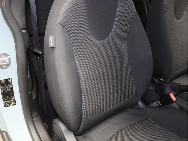 ＭＩＮＩ クーパー　禁煙　ＭＴモード付き６速ＡＴ　クロームラインエクステリア　ホワイトサイドウインカー　前後ドライブレコーダー　純正ＣＤオーディオ　ＥＴＣ　キセノンヘッドライト　１５インチアルミホイール　オートエアコン（7枚目）