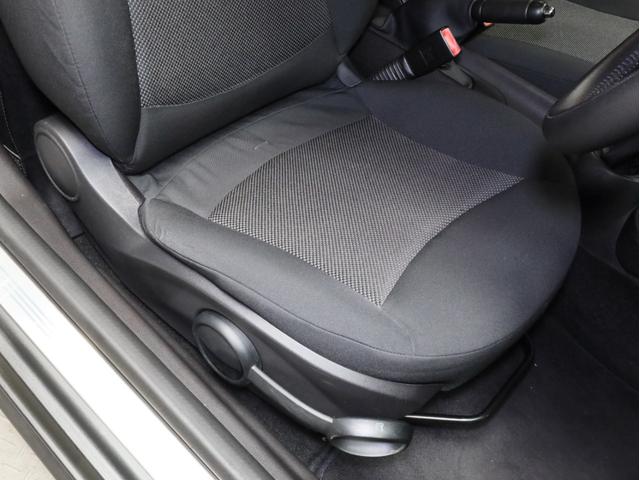 ＭＩＮＩ クーパー　禁煙　ＭＴモード付き６速ＡＴ　クロームラインエクステリア　ホワイトサイドウインカー　前後ドライブレコーダー　純正ＣＤオーディオ　ＥＴＣ　キセノンヘッドライト　１５インチアルミホイール　オートエアコン（8枚目）