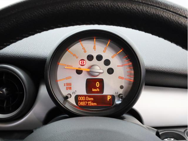 ＭＩＮＩ クーパー　禁煙　ＭＴモード付き６速ＡＴ　クロームラインエクステリア　ホワイトサイドウインカー　前後ドライブレコーダー　純正ＣＤオーディオ　ＥＴＣ　キセノンヘッドライト　１５インチアルミホイール　オートエアコン（14枚目）