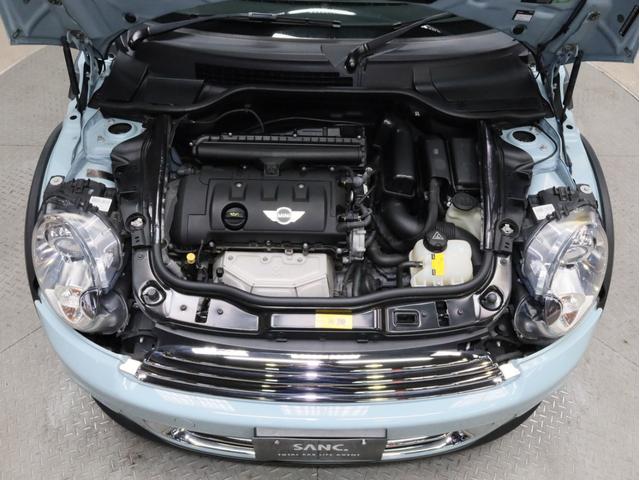 ＭＩＮＩ クーパー　禁煙　ＭＴモード付き６速ＡＴ　クロームラインエクステリア　ホワイトサイドウインカー　前後ドライブレコーダー　純正ＣＤオーディオ　ＥＴＣ　キセノンヘッドライト　１５インチアルミホイール　オートエアコン（15枚目）