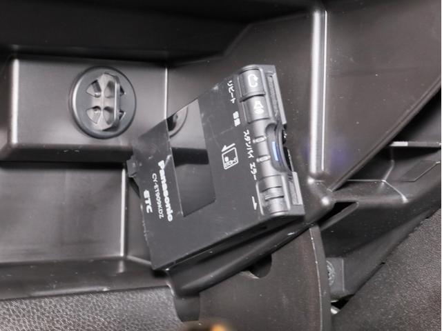 ＭＩＮＩ クーパー　禁煙　ＭＴモード付き６速ＡＴ　クロームラインエクステリア　ホワイトサイドウインカー　前後ドライブレコーダー　純正ＣＤオーディオ　ＥＴＣ　キセノンヘッドライト　１５インチアルミホイール　オートエアコン（17枚目）