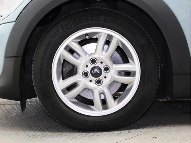 ＭＩＮＩ クーパー　禁煙　ＭＴモード付き６速ＡＴ　クロームラインエクステリア　ホワイトサイドウインカー　前後ドライブレコーダー　純正ＣＤオーディオ　ＥＴＣ　キセノンヘッドライト　１５インチアルミホイール　オートエアコン（21枚目）