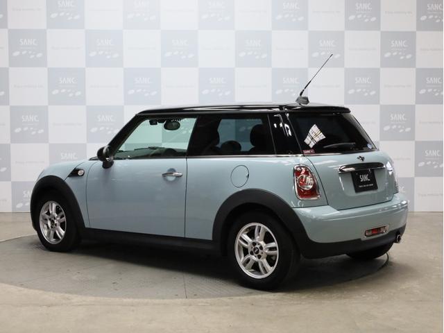 ＭＩＮＩ クーパー　禁煙　ＭＴモード付き６速ＡＴ　クロームラインエクステリア　ホワイトサイドウインカー　前後ドライブレコーダー　純正ＣＤオーディオ　ＥＴＣ　キセノンヘッドライト　１５インチアルミホイール　オートエアコン（29枚目）