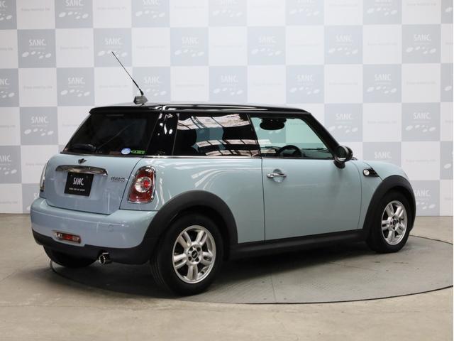 ＭＩＮＩ クーパー　禁煙　ＭＴモード付き６速ＡＴ　クロームラインエクステリア　ホワイトサイドウインカー　前後ドライブレコーダー　純正ＣＤオーディオ　ＥＴＣ　キセノンヘッドライト　１５インチアルミホイール　オートエアコン（31枚目）