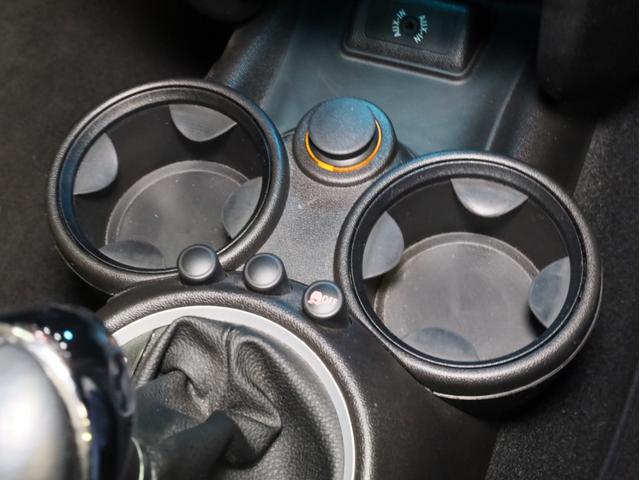 ＭＩＮＩ クーパー　禁煙　ＭＴモード付き６速ＡＴ　クロームラインエクステリア　ホワイトサイドウインカー　前後ドライブレコーダー　純正ＣＤオーディオ　ＥＴＣ　キセノンヘッドライト　１５インチアルミホイール　オートエアコン（44枚目）