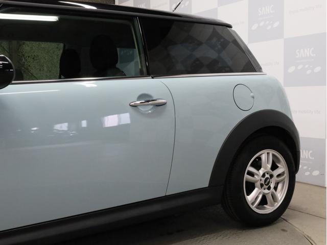 ＭＩＮＩ クーパー　禁煙　ＭＴモード付き６速ＡＴ　クロームラインエクステリア　ホワイトサイドウインカー　前後ドライブレコーダー　純正ＣＤオーディオ　ＥＴＣ　キセノンヘッドライト　１５インチアルミホイール　オートエアコン（64枚目）