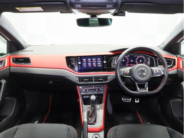 ポロＧＴＩ 　禁煙　テクノロジーＰＫＧ　デジタルメーター　スマホワイヤレスチャージ　純正ナビ　フルセグＴＶバックカメラ　パークアシスト　セーフティＰＫＧ　ブラインドスポットアシスト　リアトラフィックアラート　ＡＣＣ（6枚目）