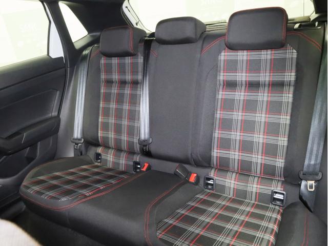 ポロＧＴＩ 　禁煙　テクノロジーＰＫＧ　デジタルメーター　スマホワイヤレスチャージ　純正ナビ　フルセグＴＶバックカメラ　パークアシスト　セーフティＰＫＧ　ブラインドスポットアシスト　リアトラフィックアラート　ＡＣＣ（12枚目）