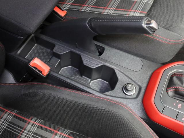 ポロＧＴＩ 　禁煙　テクノロジーＰＫＧ　デジタルメーター　スマホワイヤレスチャージ　純正ナビ　フルセグＴＶバックカメラ　パークアシスト　セーフティＰＫＧ　ブラインドスポットアシスト　リアトラフィックアラート　ＡＣＣ（54枚目）