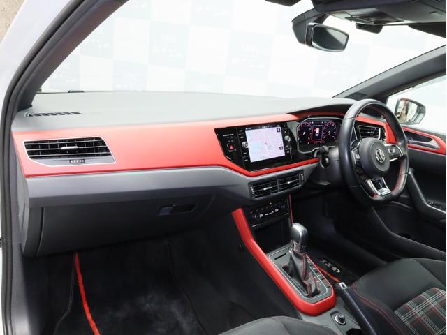 ポロＧＴＩ 　禁煙　テクノロジーＰＫＧ　デジタルメーター　スマホワイヤレスチャージ　純正ナビ　フルセグＴＶバックカメラ　パークアシスト　セーフティＰＫＧ　ブラインドスポットアシスト　リアトラフィックアラート　ＡＣＣ（61枚目）