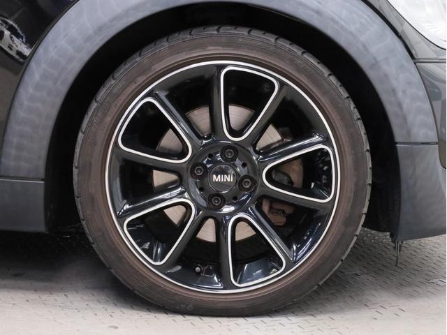 ＭＩＮＩ クーパーＳ　ベイズウオーター　禁煙　ボンネットスポーツストライプ　ストライプデザインミラーキャップ　ハイグロスブラック１７ＡＷ　専用レザーシート　ブルー＆グレーステッチ　クロームラインインテリア　スポーツモード（19枚目）