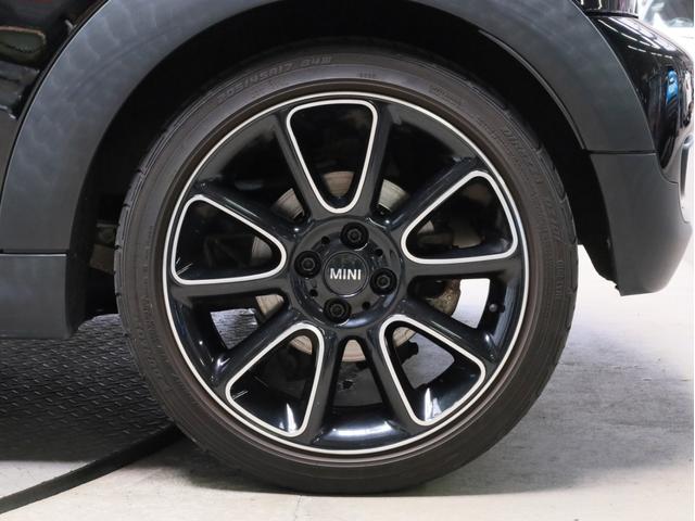 ＭＩＮＩ クーパーＳ　ベイズウオーター　禁煙　ボンネットスポーツストライプ　ストライプデザインミラーキャップ　ハイグロスブラック１７ＡＷ　専用レザーシート　ブルー＆グレーステッチ　クロームラインインテリア　スポーツモード（22枚目）