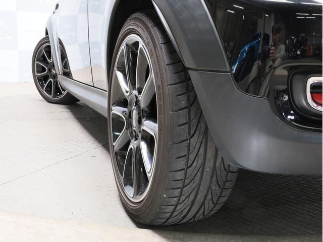 ＭＩＮＩ クーパーＳ　ベイズウオーター　禁煙　ボンネットスポーツストライプ　ストライプデザインミラーキャップ　ハイグロスブラック１７ＡＷ　専用レザーシート　ブルー＆グレーステッチ　クロームラインインテリア　スポーツモード（25枚目）