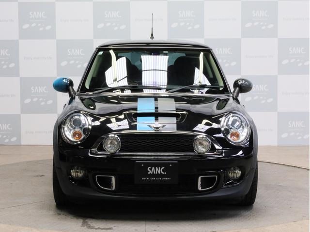 ＭＩＮＩ クーパーＳ　ベイズウオーター　禁煙　ボンネットスポーツストライプ　ストライプデザインミラーキャップ　ハイグロスブラック１７ＡＷ　専用レザーシート　ブルー＆グレーステッチ　クロームラインインテリア　スポーツモード（27枚目）