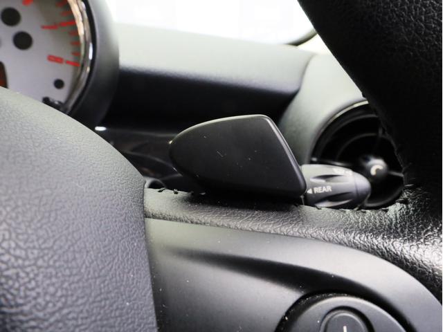 ＭＩＮＩ クーパーＳ　ベイズウオーター　禁煙　ボンネットスポーツストライプ　ストライプデザインミラーキャップ　ハイグロスブラック１７ＡＷ　専用レザーシート　ブルー＆グレーステッチ　クロームラインインテリア　スポーツモード（45枚目）