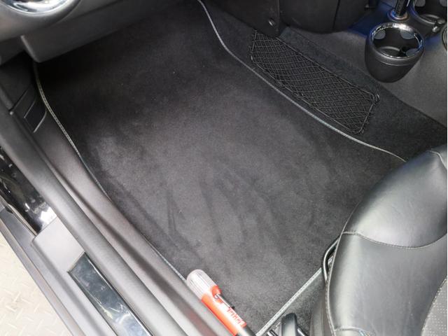 ＭＩＮＩ クーパーＳ　ベイズウオーター　禁煙　ボンネットスポーツストライプ　ストライプデザインミラーキャップ　ハイグロスブラック１７ＡＷ　専用レザーシート　ブルー＆グレーステッチ　クロームラインインテリア　スポーツモード（62枚目）