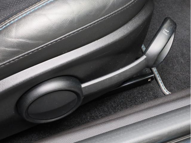 ＭＩＮＩ クーパーＳ　ベイズウオーター　禁煙　ボンネットスポーツストライプ　ストライプデザインミラーキャップ　ハイグロスブラック１７ＡＷ　専用レザーシート　ブルー＆グレーステッチ　クロームラインインテリア　スポーツモード（65枚目）