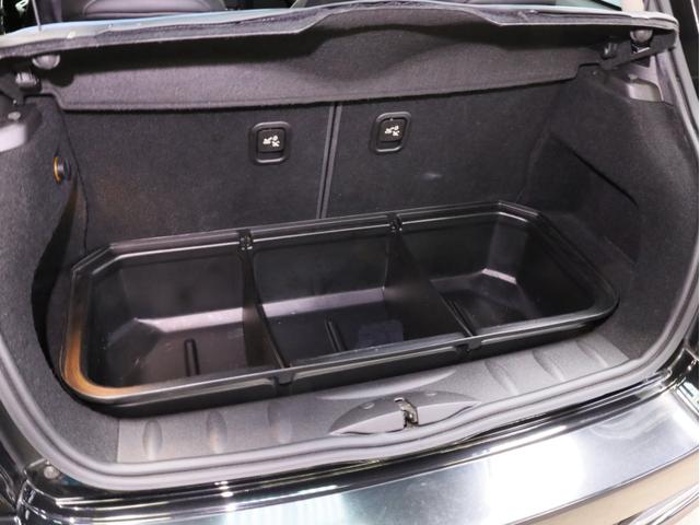 ＭＩＮＩ クーパーＳ　ベイズウオーター　禁煙　ボンネットスポーツストライプ　ストライプデザインミラーキャップ　ハイグロスブラック１７ＡＷ　専用レザーシート　ブルー＆グレーステッチ　クロームラインインテリア　スポーツモード（67枚目）