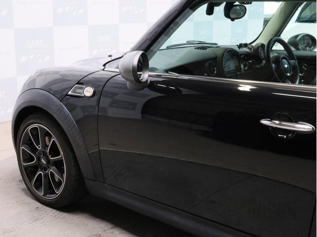 ＭＩＮＩ クーパーＳ　ベイズウオーター　禁煙　ボンネットスポーツストライプ　ストライプデザインミラーキャップ　ハイグロスブラック１７ＡＷ　専用レザーシート　ブルー＆グレーステッチ　クロームラインインテリア　スポーツモード（70枚目）