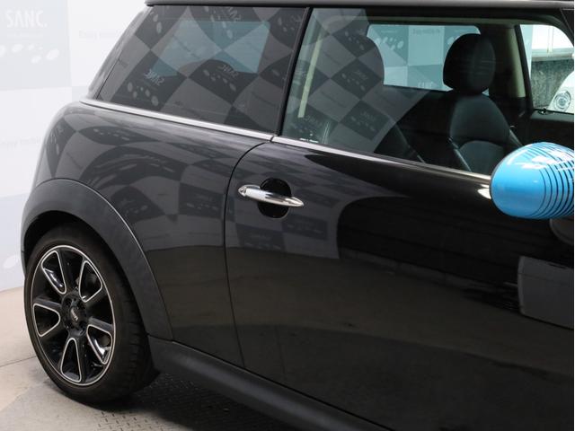 ＭＩＮＩ クーパーＳ　ベイズウオーター　禁煙　ボンネットスポーツストライプ　ストライプデザインミラーキャップ　ハイグロスブラック１７ＡＷ　専用レザーシート　ブルー＆グレーステッチ　クロームラインインテリア　スポーツモード（72枚目）