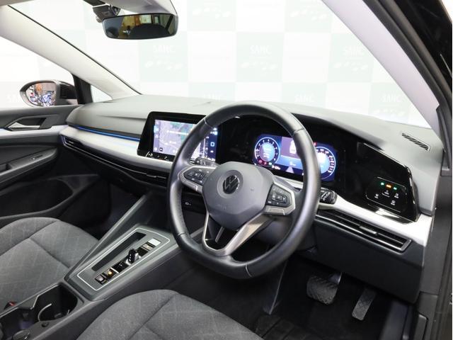 ■Ｑｉ規格スマートフォンワイヤレスチャージ　■ＵＳＢ−ｔｙｐｅＣ入力端子　■カラー可変アンビエントライト　■各部シルバーステッチ　■デジタルメータークラスター　■スマートキー