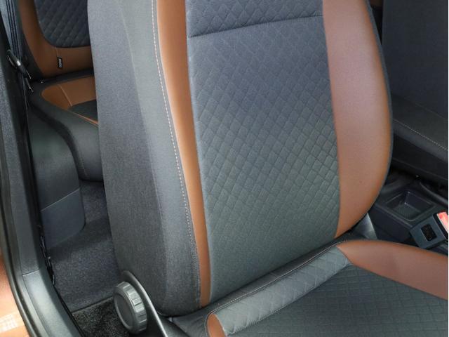 ザ・ビートル オールスター　禁煙　専用ボディカラー・エンブレム・デザインハーフレザーシート・１７インチＡＷ・スカッフプレート　純正ＳＤナビ　Ｂｌｕｅｔｏｏｔｈ　フルセグＴＶ　バイキセノンヘッドライト　ＬＥＤポジションライト（9枚目）